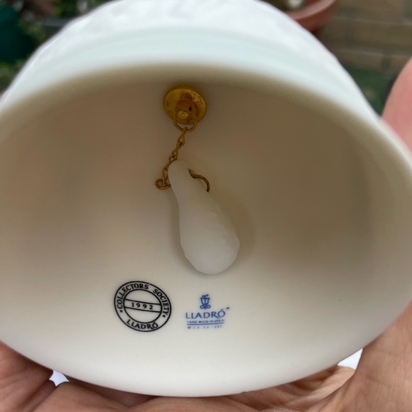 Vintage LLADRO Summer Collectors Society Bell Ornament Year 1992 - Picture 2 of 2